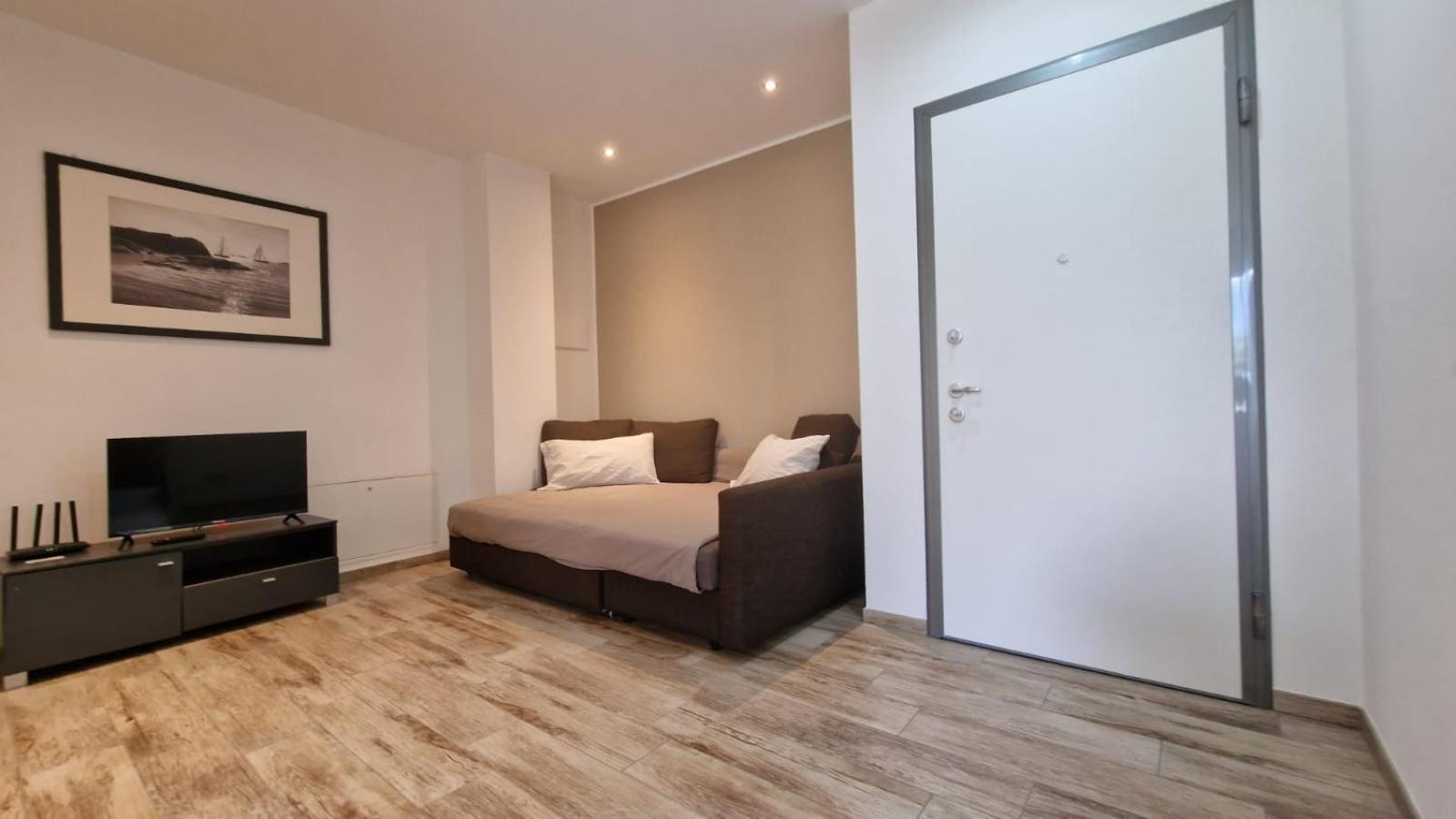 Casa Lina Tirano Lägenhet Exteriör bild