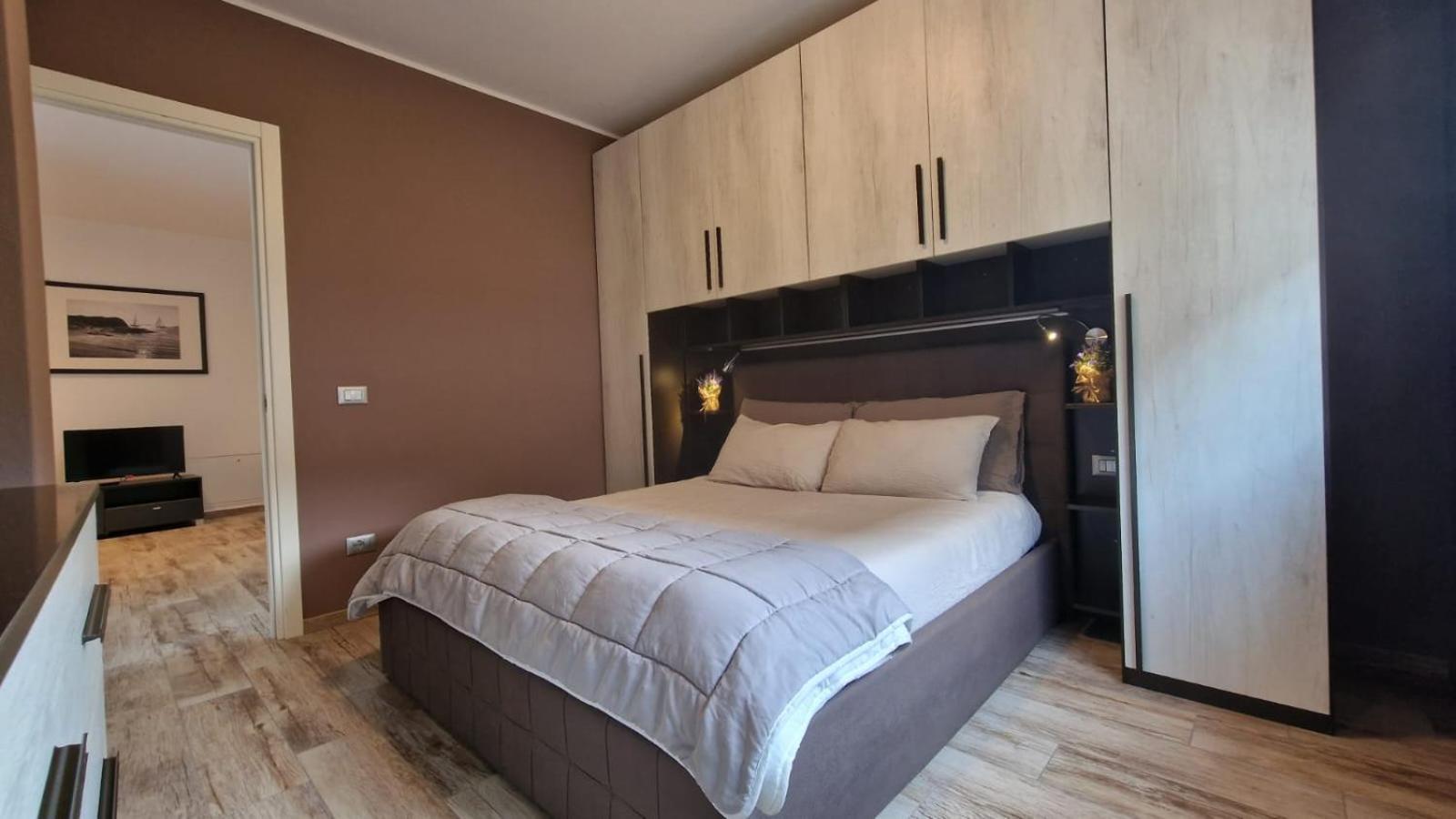 Casa Lina Tirano Lägenhet Exteriör bild