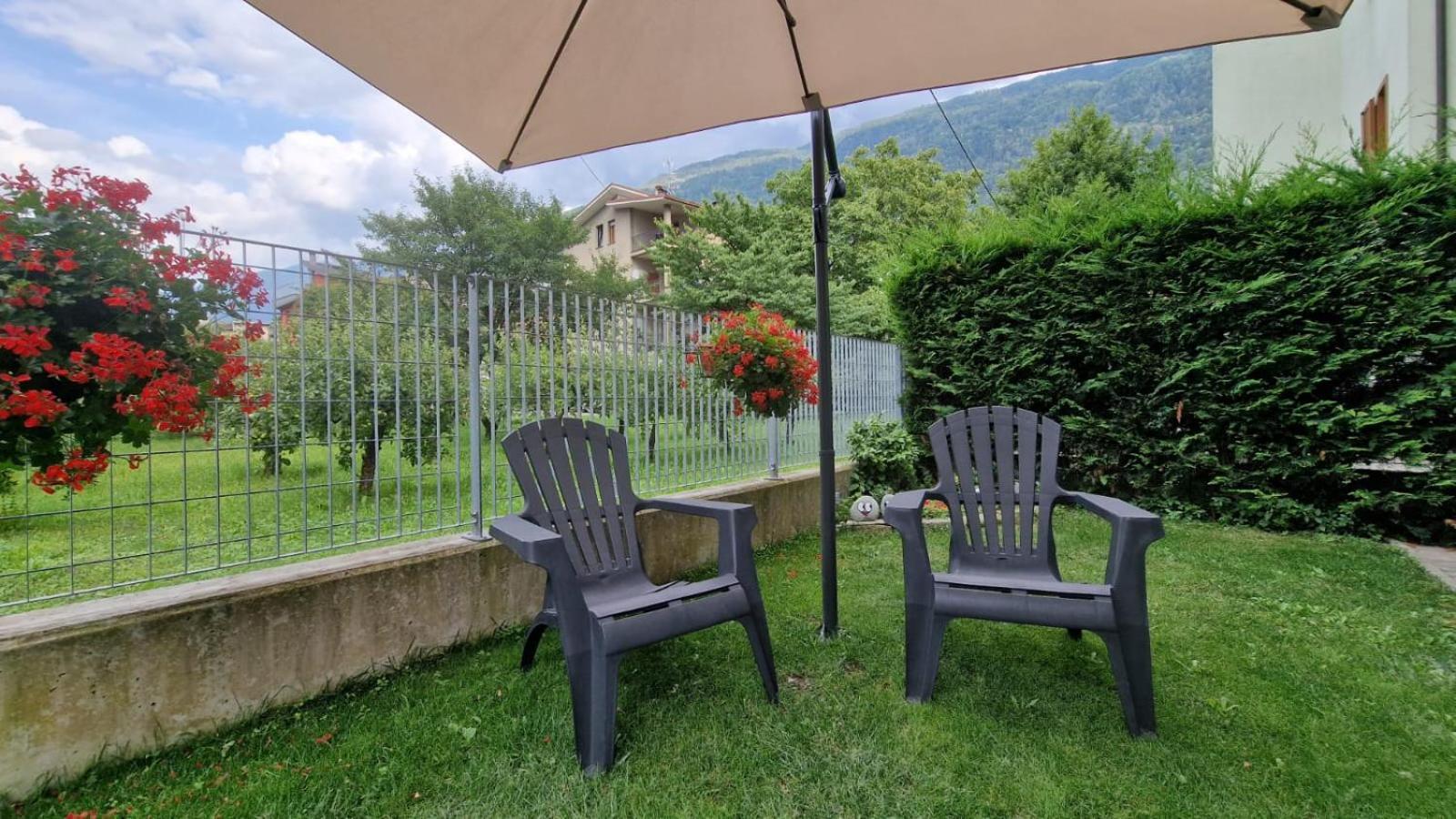 Casa Lina Tirano Lägenhet Exteriör bild