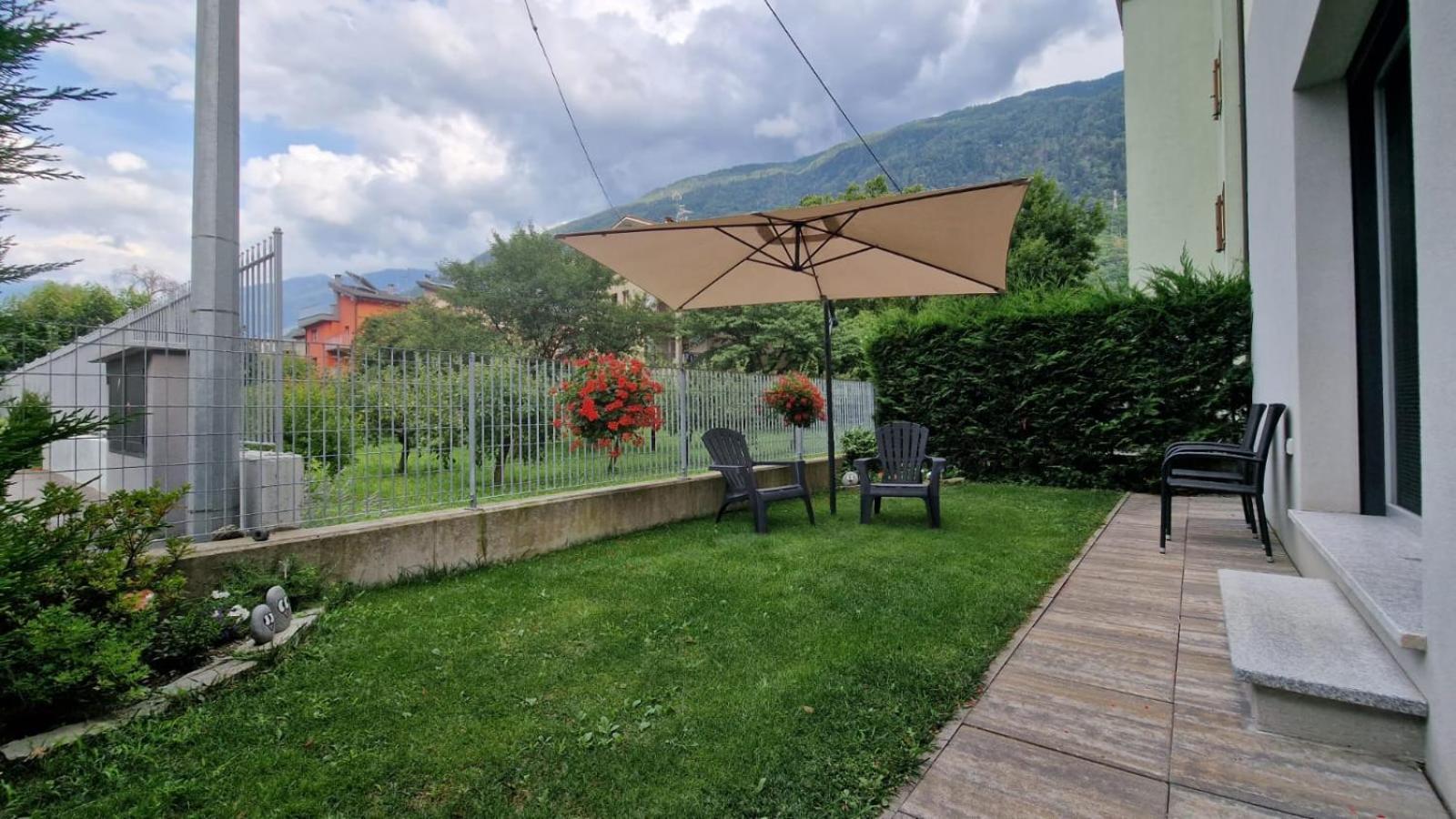 Casa Lina Tirano Lägenhet Exteriör bild