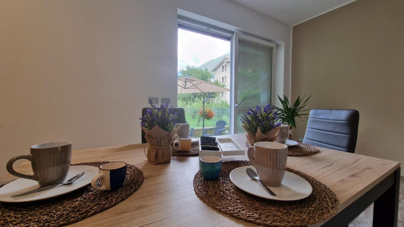 Casa Lina Tirano Lägenhet Exteriör bild