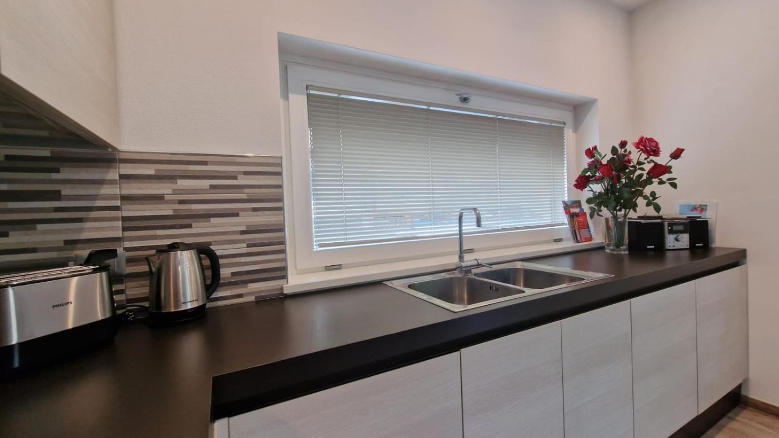 Casa Lina Tirano Lägenhet Exteriör bild